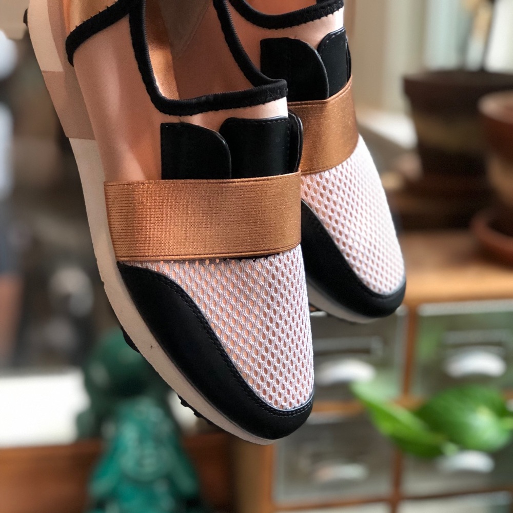 Steve Madden Rose Gold Arctic Sneaker - Picture 7 of 8